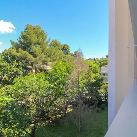 Le Republique By Apirent #balcon #climatisation #parking * カンヌ